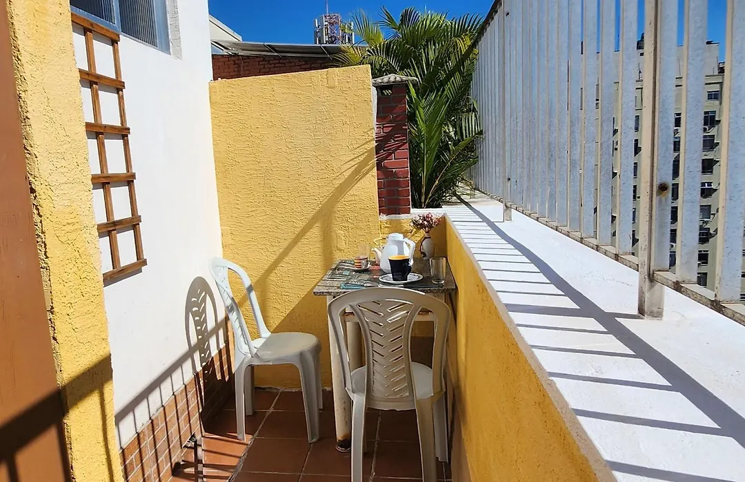Lindo Flat em Cobertura ao lado da Praia do Posto 6-1